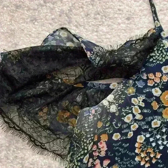 Miss me Lacey top - Picture 2 of 6